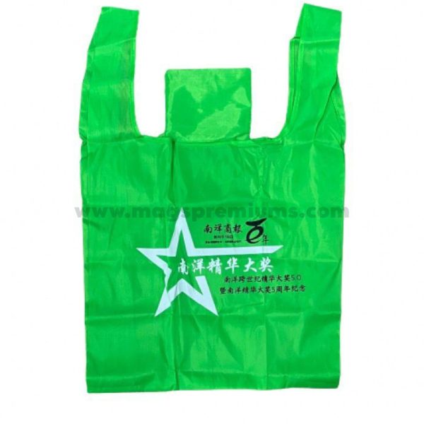 Lightweight and reusable nylon tote bags with custom logo printing, ideal for corporate gifts, events, and retail promotions. Order in bulk in Malaysia