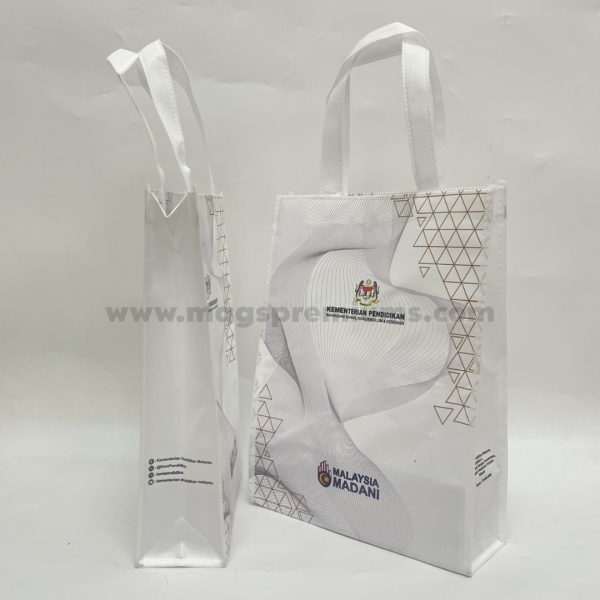 Digital print non woven bag with full-color logo, ideal for corporate giveaways, events, and eco-friendly promotions.