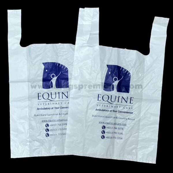 Plastic bags with logo for businesses, boutiques, and trade shows. Customizable with your logo and design, available in different sizes and finishes to suit your needs.