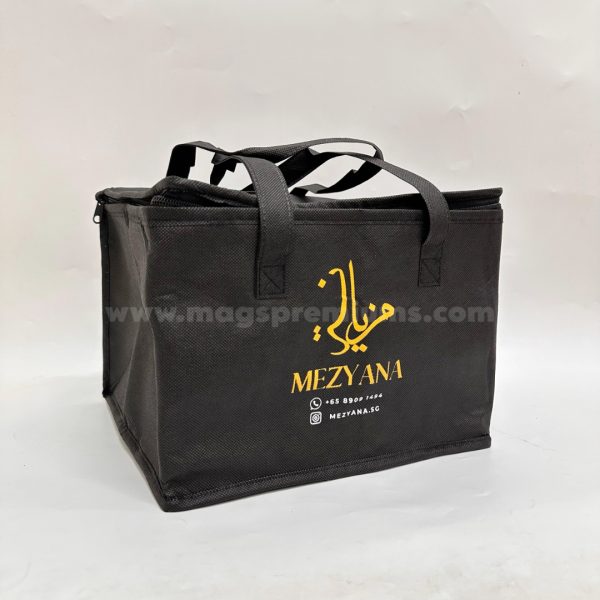 Branded thermal carrier bags – perfect for F&B businesses, delivery services, and event promotions