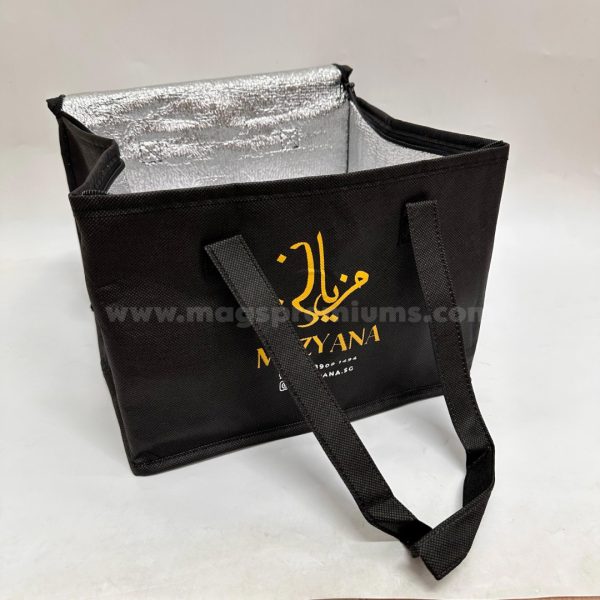Keep items hot or cold with our customizable thermal bags – inquire now for wholesale pricing in Malaysia