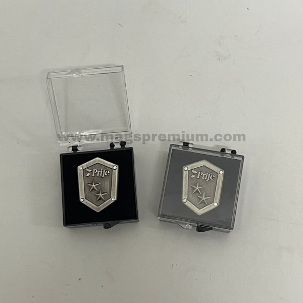 custom enamel pin with box