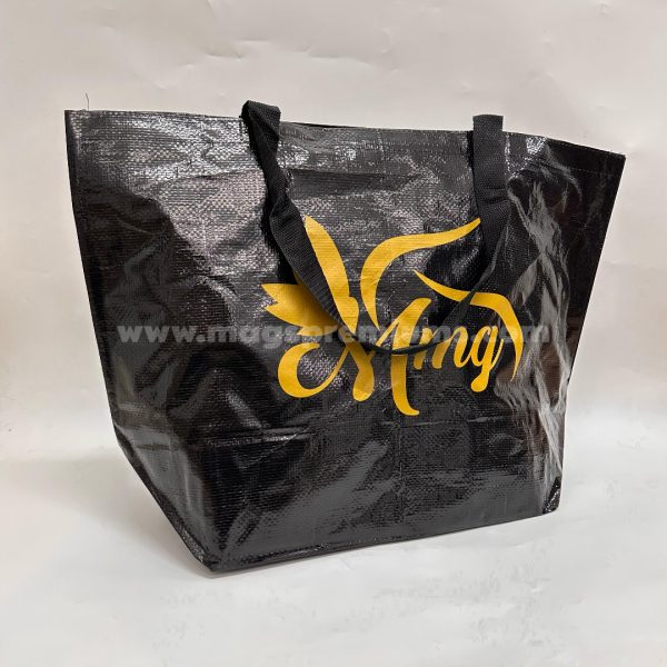 Custom IKEA-style bag printing with personalized logos, perfect for corporate branding, events, and promotional giveaways. Bulk orders available in Malaysia