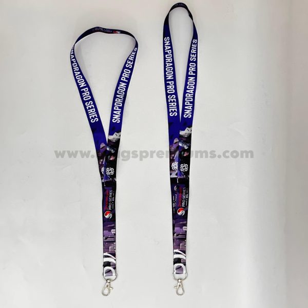 Affordable lanyard printing Malaysia services for corporate clients, featuring eco-friendly materials and premium clip attachments.