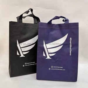 Custom non woven bags with logo printing, perfect for promotional events, giveaways, and sustainable packaging. Durable, reusable, and available in bulk from a trusted supplier.