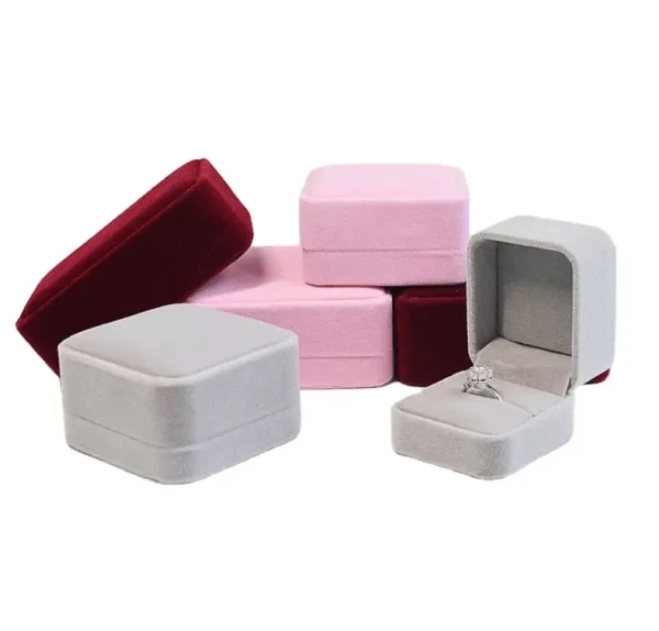 Handcrafted personalised jewellry box with unique designs and custom engraving. Perfect for storing precious accessories with a personalized touch