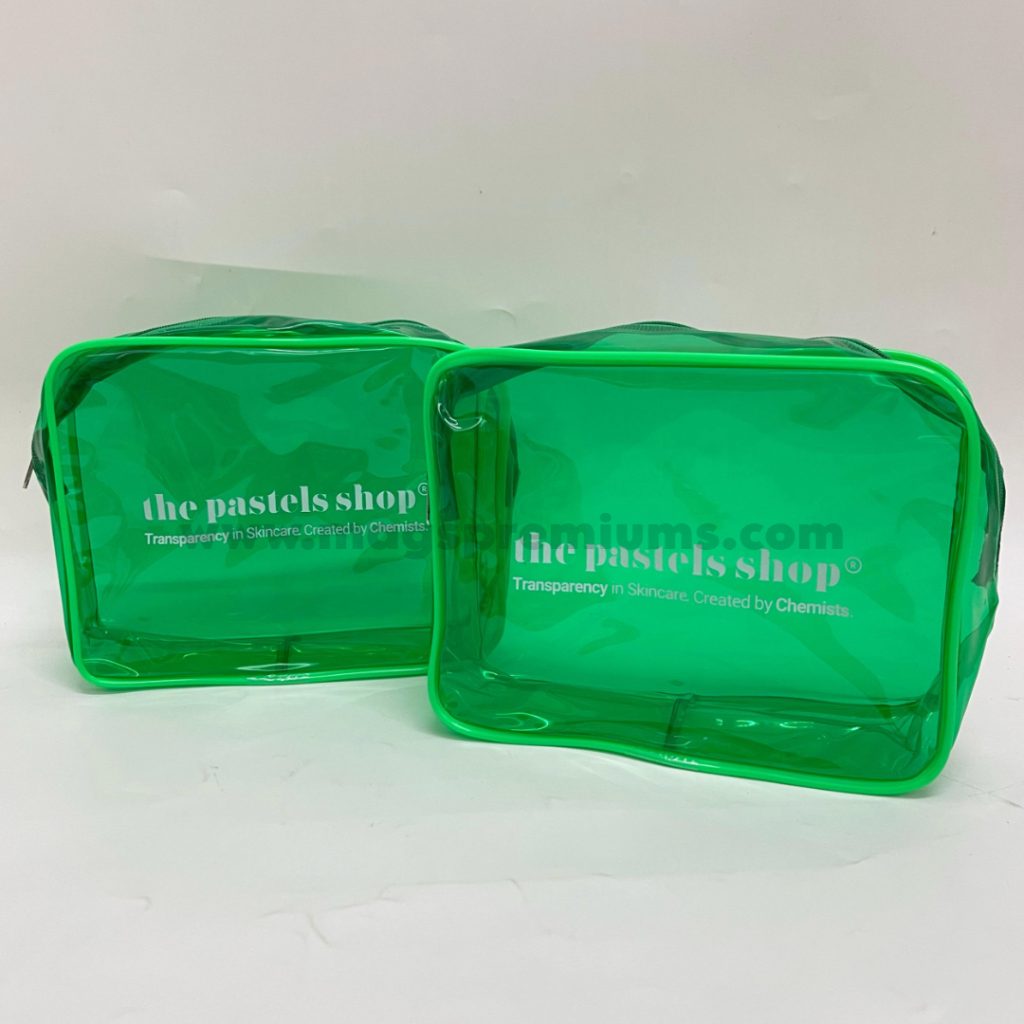 Design your own custom makeup bag with personalized logos for beauty brands and events.