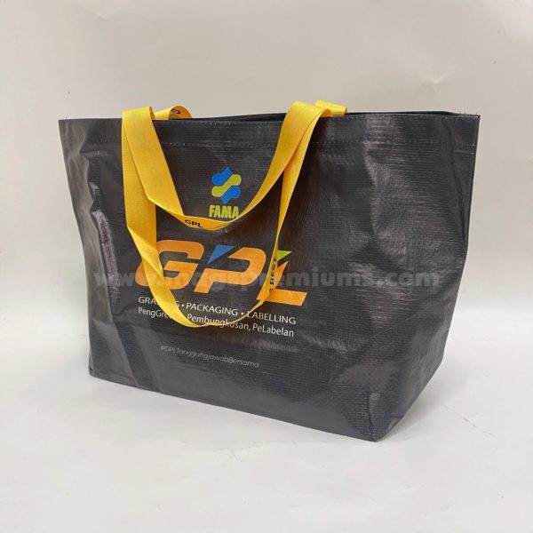 Eco-friendly custom printed PP woven bags – ideal for marketing campaigns and product packaging.