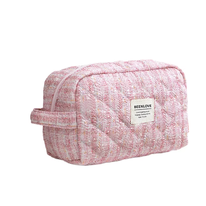 Custom Quilted Cosmetic Bag Large Capacity Makeup Organizer quilted cosmetic toiletry bag with zipper and handle for storing makeup and essentials