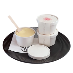 disposable food cup for desserts with secure lid for takeaway use